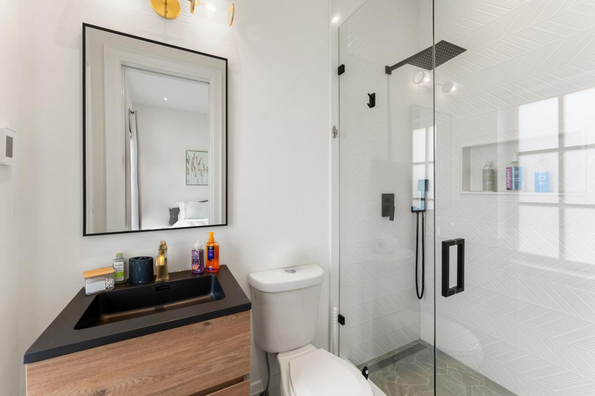 Luxury Home - 5 Min From Airport, 15 To Downtown تورونتو المظهر الخارجي الصورة
