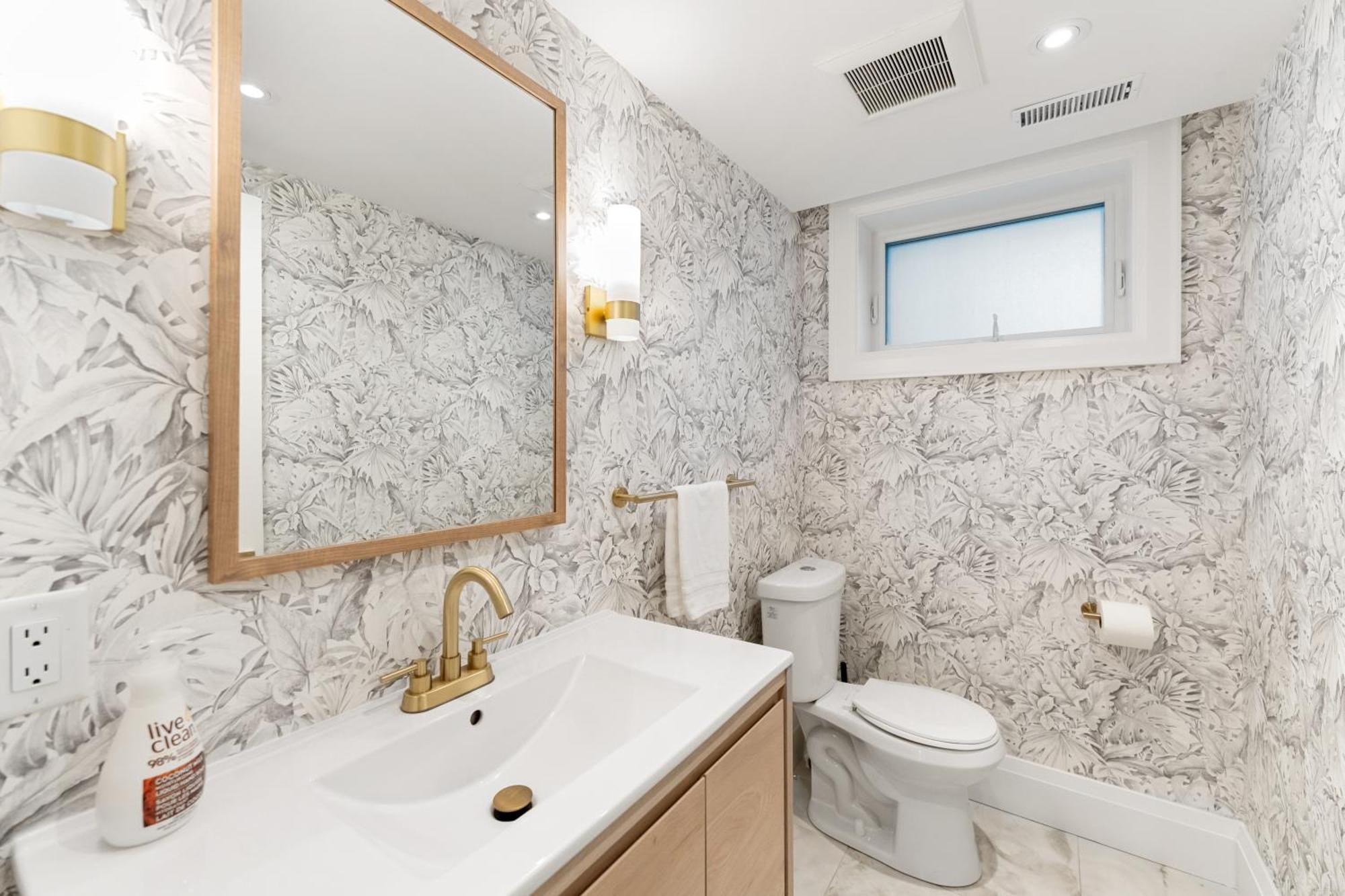 Luxury Home - 5 Min From Airport, 15 To Downtown تورونتو المظهر الخارجي الصورة